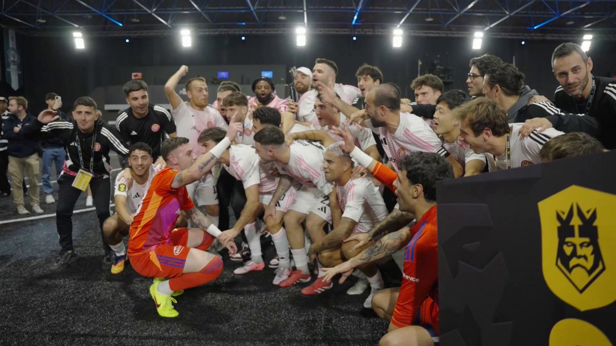Todos recuerdan cómo acaban las finales... pero pocos hablan de cómo empiezan 🚀 Nos colamos en el túnel de vestuarios previo a la final entre Porcinos FC y Ultimate Móstoles 🕵🏻‍♂️