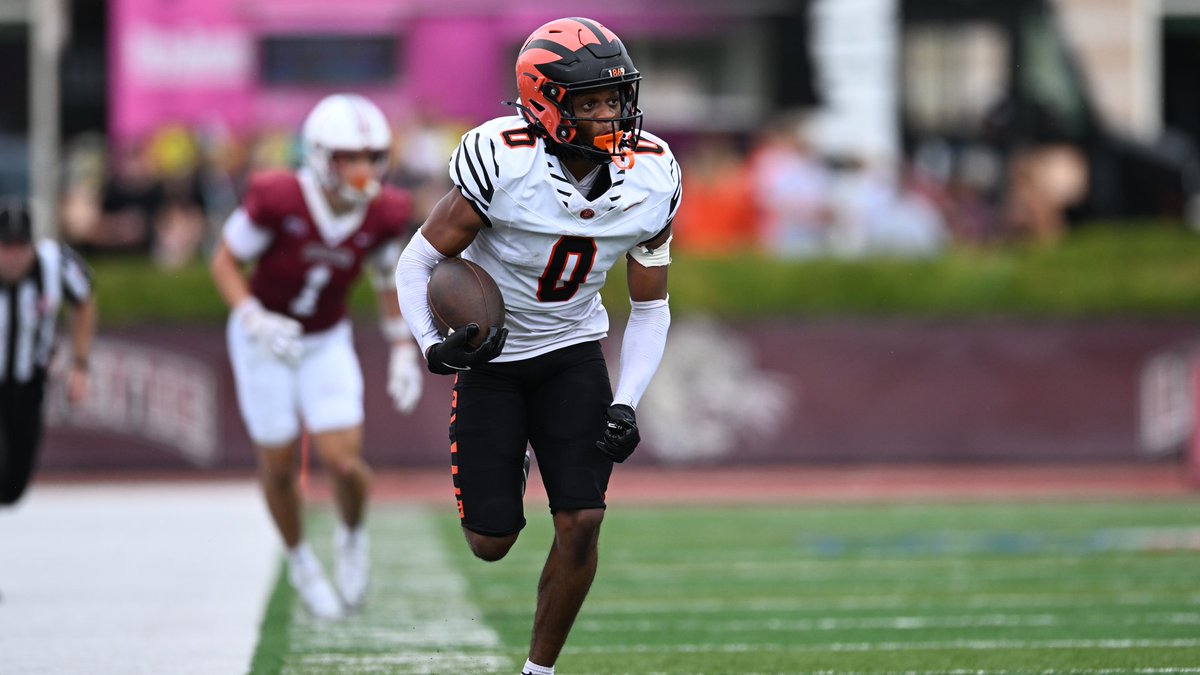 Beyond The Stripes - Torian Roberts🎱 Born on Super Bowl Sunday, Torian was bound for football. But a brain hemorrhage left Torian and his family wondering if he was going to live, much less play football again. Not only is he back playing, he's thriving. #JUICE 🍊🥤