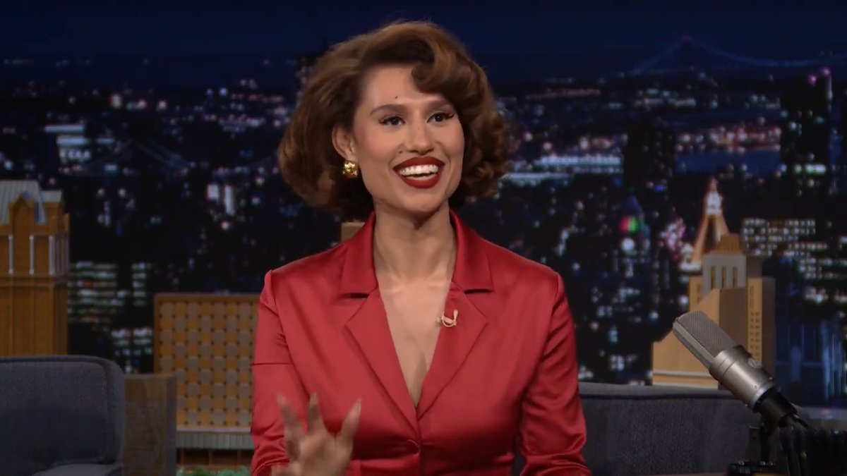 .RAYE opens up about recording in the same studio as Amy Winehouse and studying her songwriting notes that Mark Ronson shared. #FallonTonight