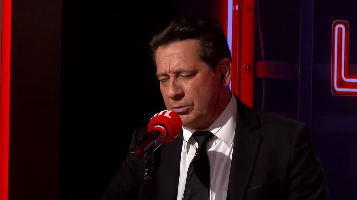 25 ans de Laurent Gerra sur #RTL : Pierre Arditi a laissé un petit mot pour Laurent Gerra, "je te reconnais le talent de me reconnaitre, conna**" Laurent Gerra et Jade en direct sur RTL au micro d'Eric Jean-Jean
