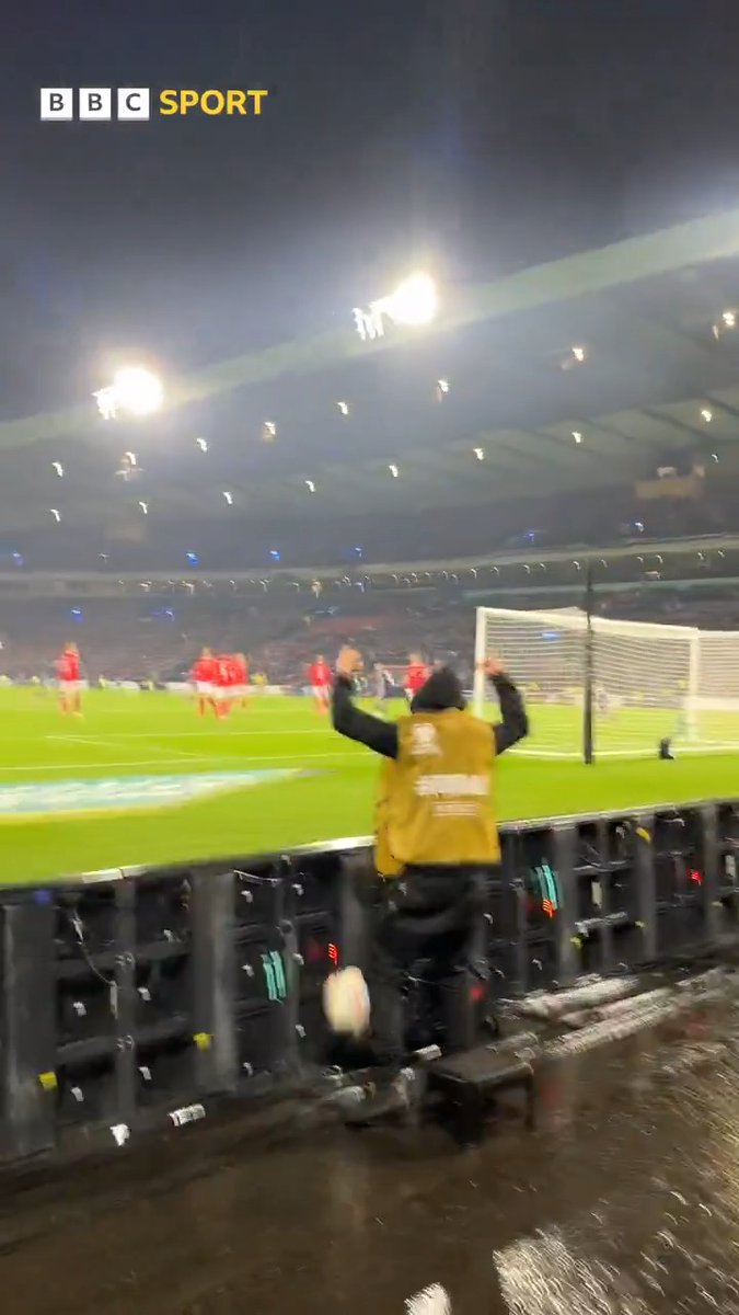 The view from behind the goal of that McTominay wondergoal 😍 #BBCFootball