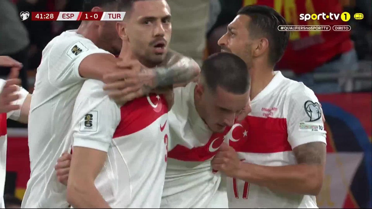 Deniz Gül estreou-se a marcar pela seleção principal da Turquia na primeira titularidade... ... e é o primeiro golo sofrido pela Espanha nesta qualificação!