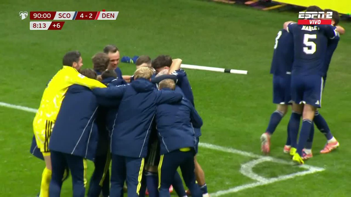 UFFF POR FAVOR, AHORA UN GOLAZO ¡DE MITAD DE CANCHA! PARA LIQUIDARLO 4-2. INCREÍBLE PARTIDO, HISTÓRICO. 🤯🏴󠁧󠁢󠁳󠁣󠁴󠁿