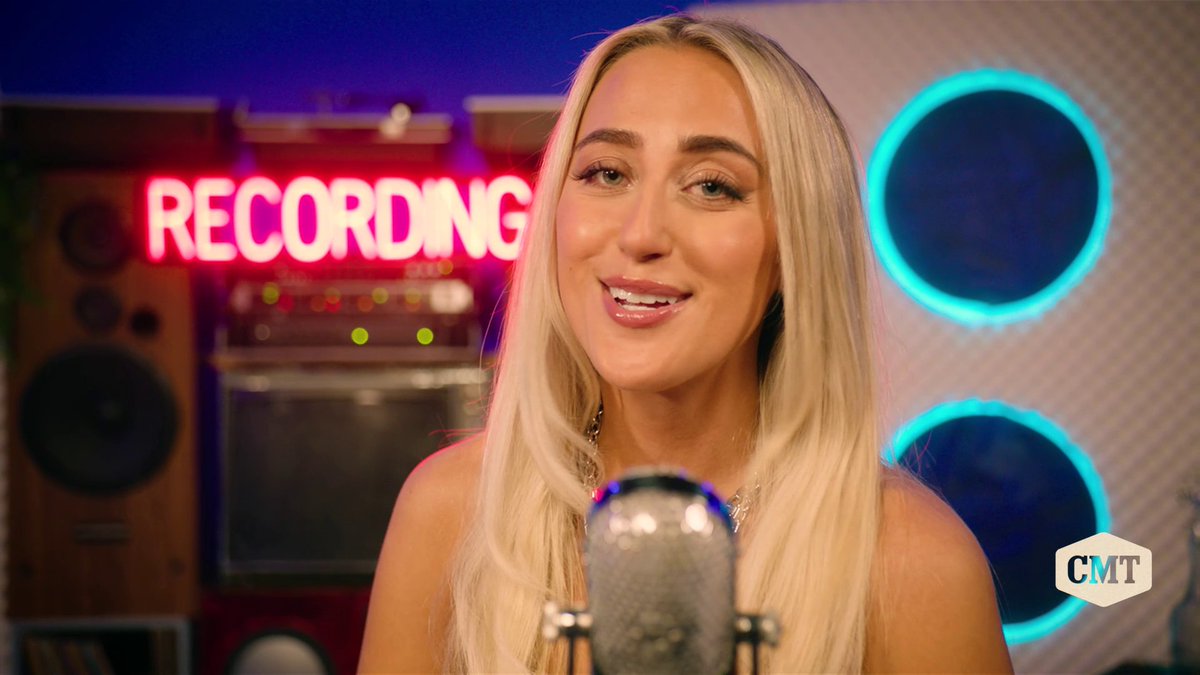 Baby, put those baby blues away 😏 👀 🩵 Ashley Cooke #CMTStudioSessions