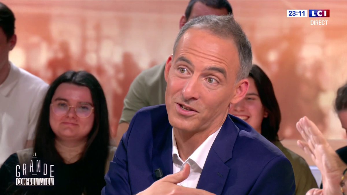 🗣️ Vie politique : "Il faut abolir les privilèges mais il ne faut pas tomber dans la démagogie ultime. Il faut un statut de l'élu." 🔴 Raphaël Glucksmann (Raphael Glucksmann), invité de "La Grande confrontation"