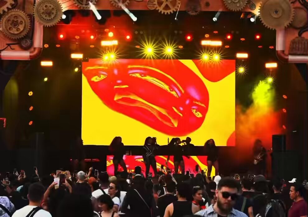 O show da Duquesa é uma parada impecável! Uma das melhores performances do cenário.
