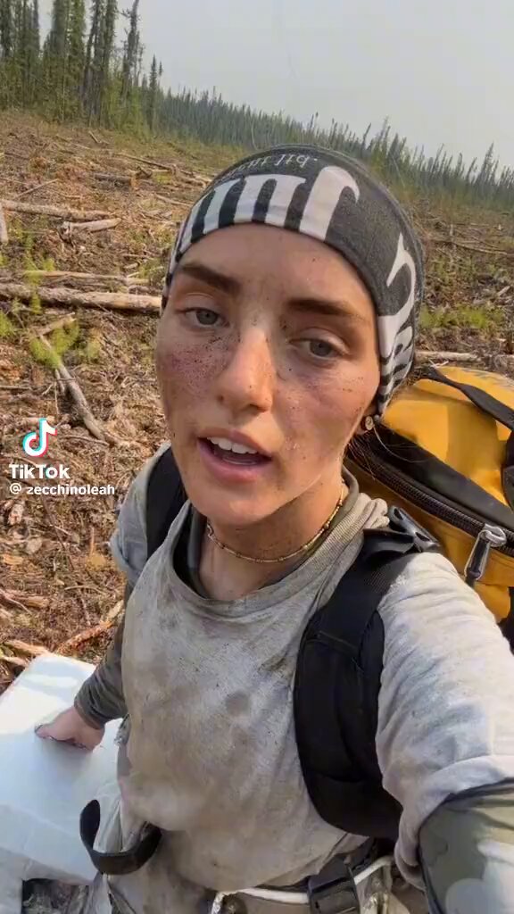 Tree planting in Canada pays 13 cents per tree, and she makes $500 a day—that’s over 3,800 trees per day. Wow! 🌲💸 Who knew planting trees paid this well? 🤑🌳🚀
