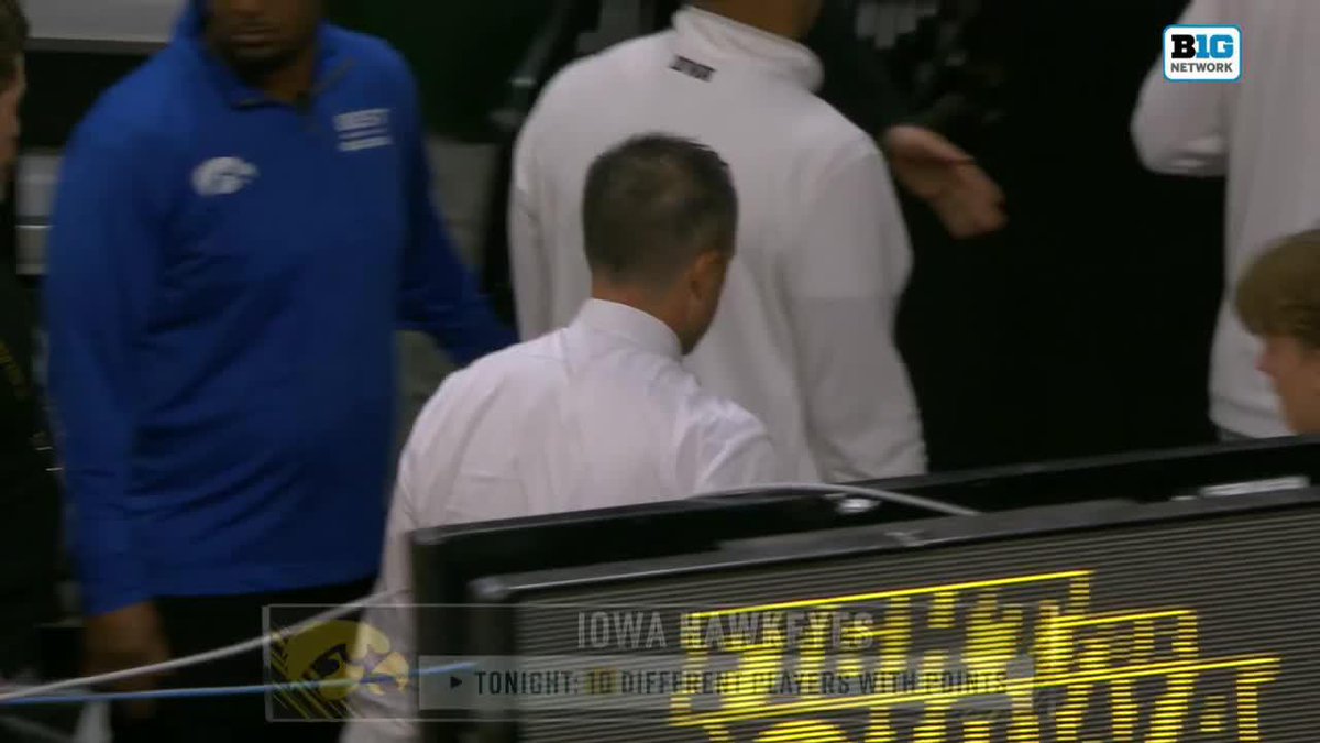 Otra buena actuación de Álvaro Folgueiras saliendo desde el banquillo con Iowa 💯🇪🇸 16 puntos 5 rebotes 1 asistencia Máximo anotador de Iowa en la victoria ante Southeast Missouri State (99-70).