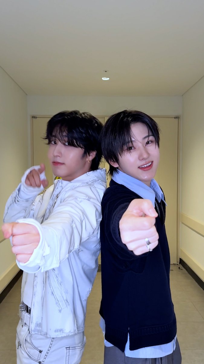 #StrayKids #한 선배님과 처음 불러보는 노래 - 🎤 #계훈 #Kyehoon #스트레이키즈 #HAN #KickFlip #킥플립 #My_First_Love_Song #처음_불러보는_노래 Stray Kids