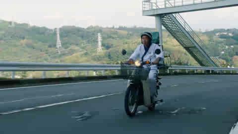 落ち葉舞う季節になると思い出す... MotoGPと日本のモーターカルチャーの共演 覚えてる人いる？