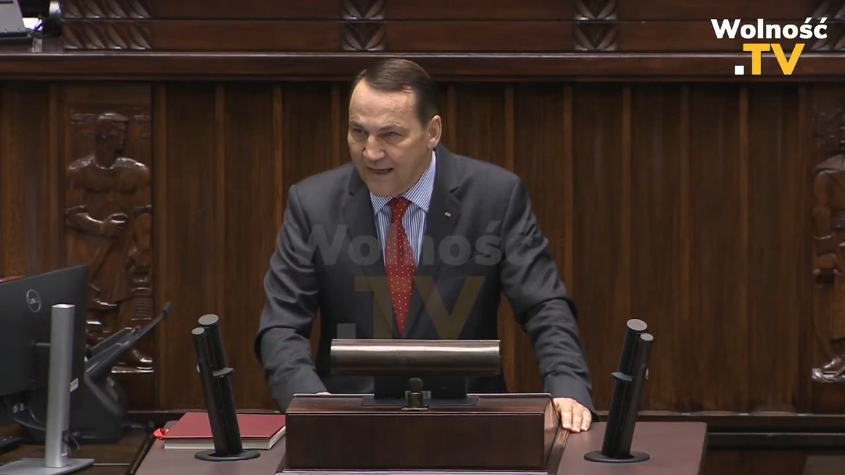 ❗SIKORSKI ATAKUJE NAWROCKIEGO ZA TO, ŻE SIĘ GO NIE SŁUCHA❗ "Gdy wypowiada się pan w duchu antyunijnym, to nie reprezentuje pan Polski, ani nawet swoich wyborców, bo nie kandydował pan pod hasłem Polexitu!"