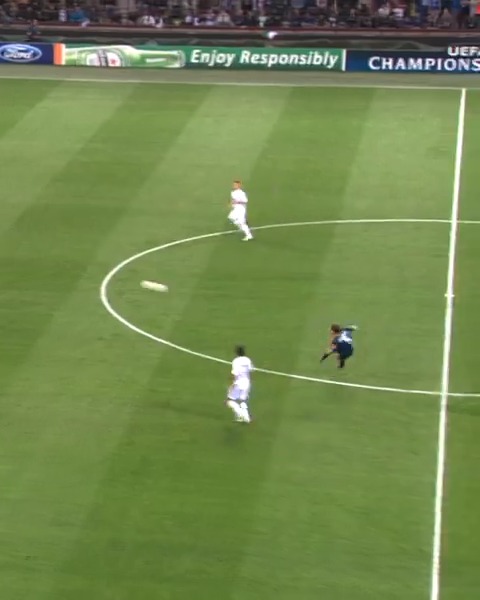 Stanković from way out 🤯 #UCL