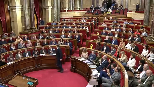 Josep Maria Jové ha abandonat la sessió de control al Parlament, molest per la resposta d'Alícia Romero a Toni Castellà (Junts). El diputat d'ERC ha demanat a la consellera que no frivolitzés amb l'1-O per barallar-se amb Junts i ha marxat de l'hemicicle