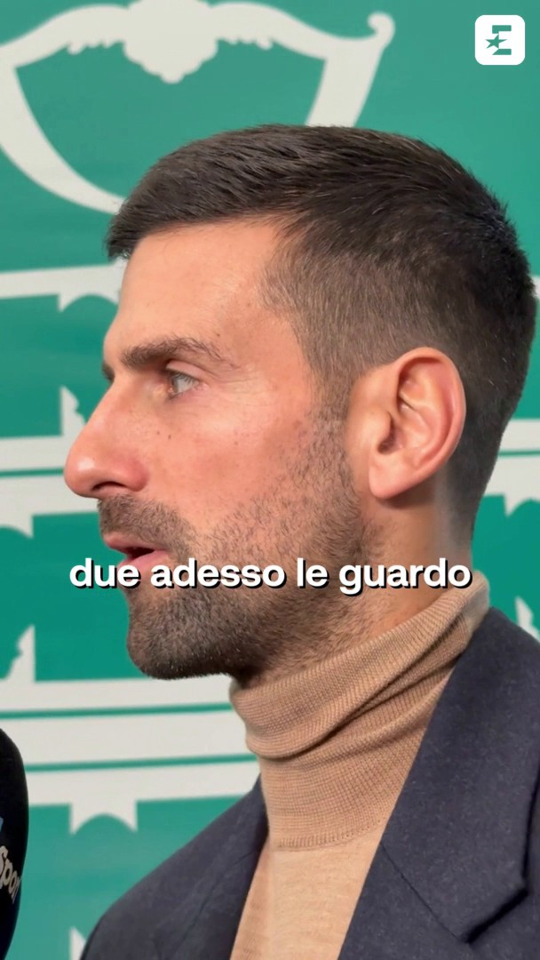 ‘Jannik e Carlos stanno giocando un tennis 𝐚𝐬𝐭𝐫𝐨𝐧𝐨𝐦𝐢𝐜𝐨’ 👨🏻🚀🚀🔭🎾 Nole così sulla finale delle Finals tra Sinner e Alcaraz! 🎙️ Matteo Zorzoli