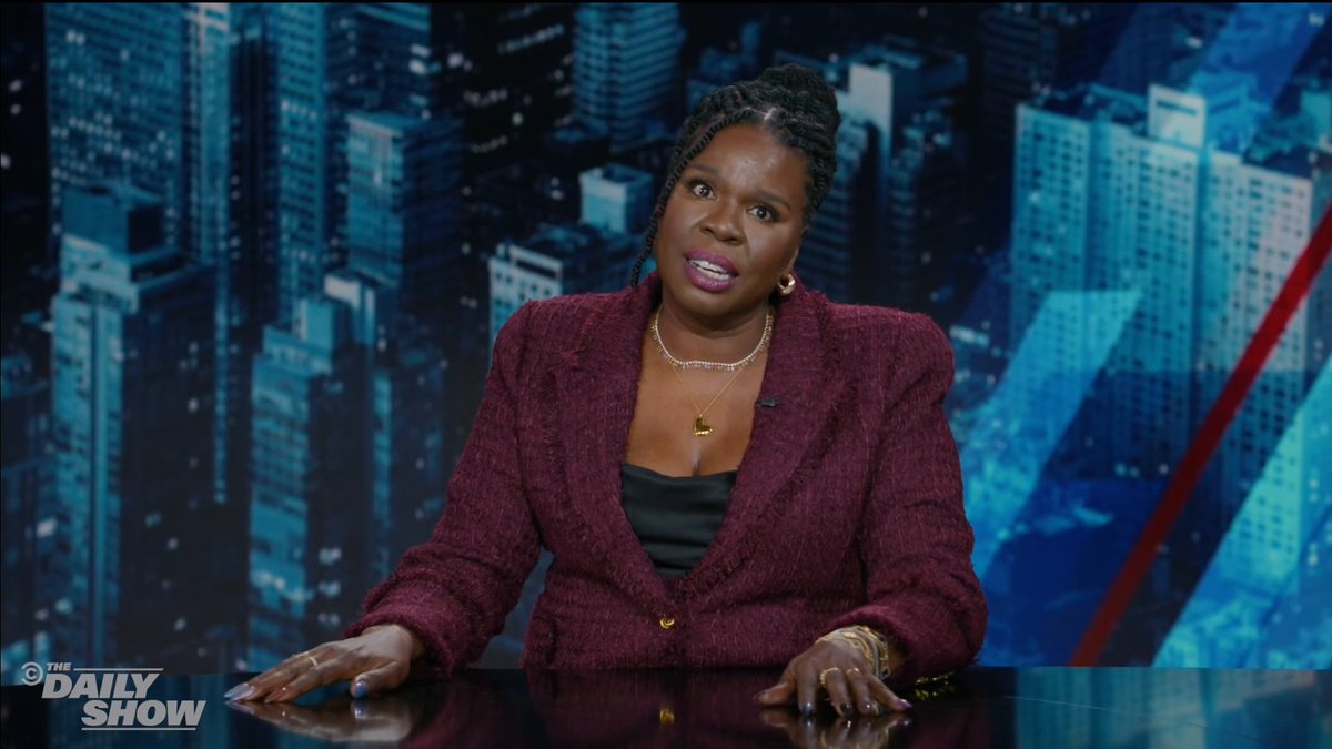 If they mess up at Wendy's, Leslie Jones 🦋 just gets the wrong drink. But if an air traffic controller messes up, she's in the Emmys In Memoriam