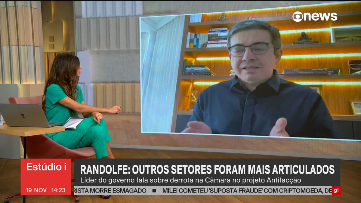 "Derrite mudou seis vezes o relatório, mas continuou atacando a Polícia Federal", afirma o senador Randolfe Rodrigues, líder do governo no Congresso, sobre aprovação do Projeto Antifacção na Câmara dos Deputados. #Estúdioi ➡Assista à #GloboNews: