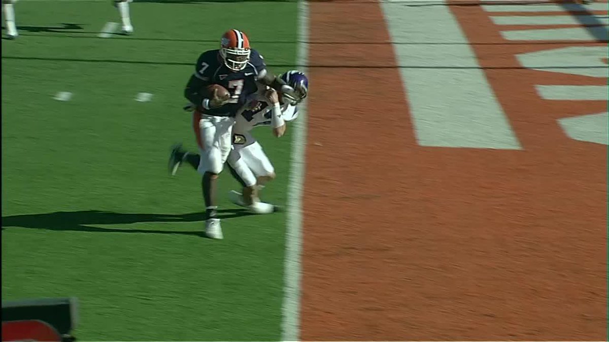 HBD, Juice Williams! 🥳 We're celebrating with his 2007 truck stick TD vs. Northwestern.