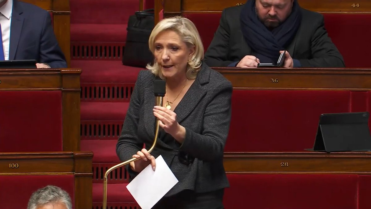 Faire croire aux Français qu'en taxant les petits colis, vous arriverez à augmenter de manière spectaculaire le nombre de contrôles, c'est se moquer du monde. Au lieu de vérifier les normes de sécurité, comme vous devriez le faire, vous allez taper sur les petits consommateurs.