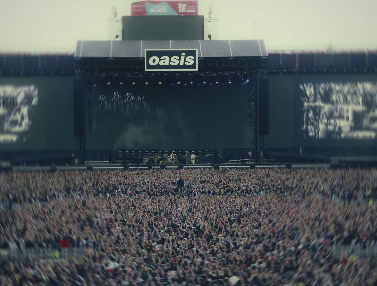 .Richard Ashcroft marcando el tono perfecto para abrir el Oasis Live ‘25 en Chile ❤️‍🔥