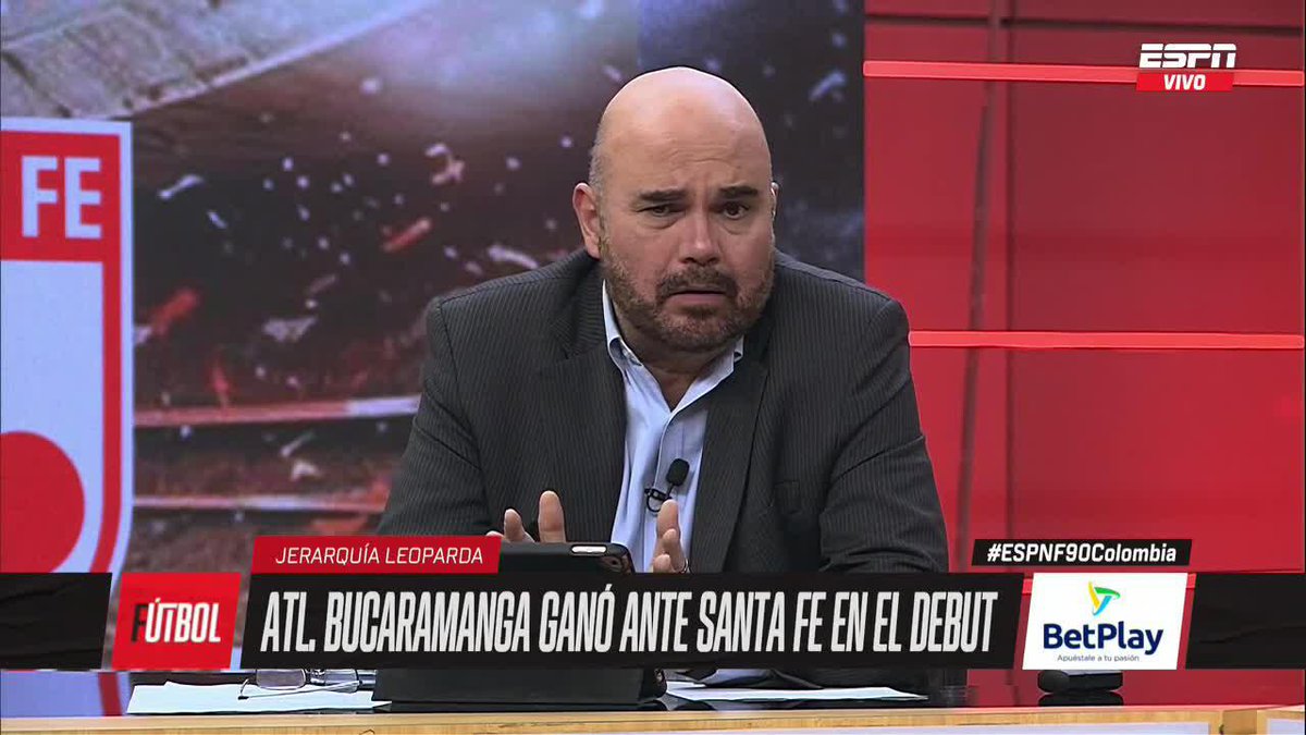 #ESPNF90Colombia | El clásico nocturno del fútbol Bucaramanga le ganó a Santa Fe en la primera fecha de cuadrangulares "No solo Bucaramanga jugó con 10, jugó CONTRA EL ÁRBITRO" Andres Marocco ▶️ No te pierdas F90 en el Plan Premium de #DisneyPlus
