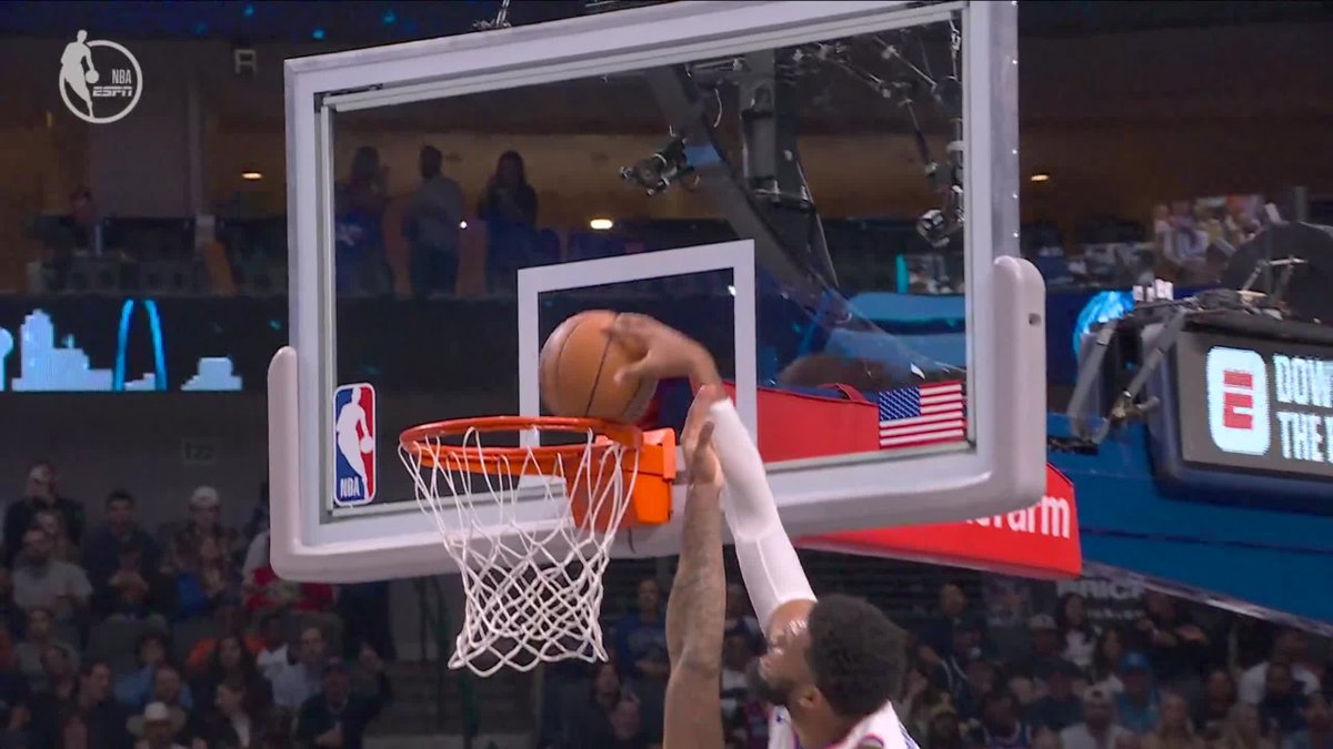 KARL-ANTHONY TOWNS THROWS IT DOWN 🔨 Watch Knicks-Mavs now on ESPN and the ESPN App!