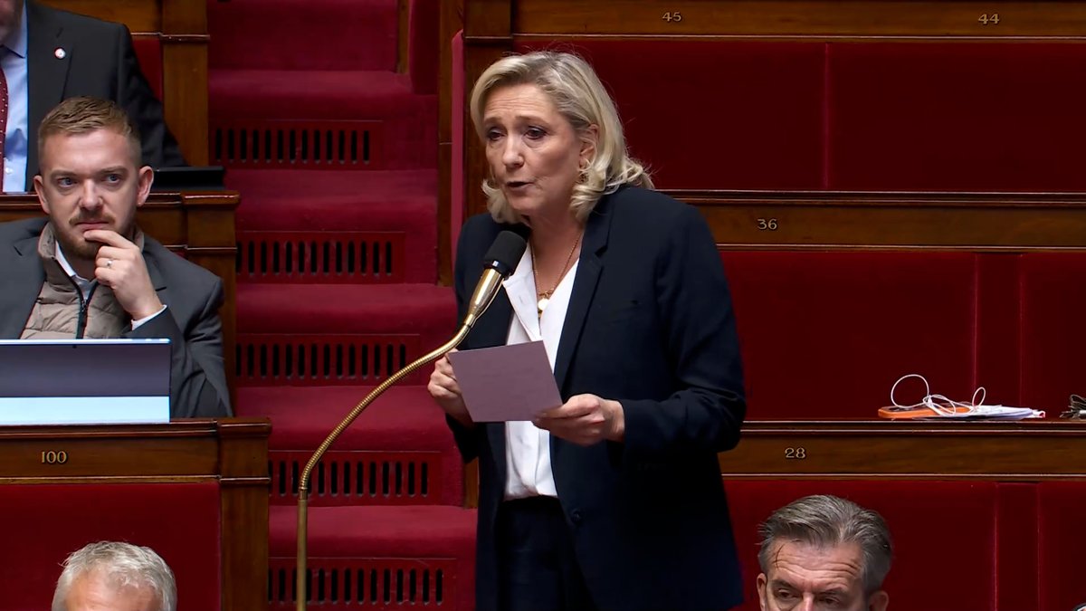 Les auto-entrepreneurs sont des gens qui, bien souvent, essaient de sortir du chômage, et qui ne veulent pas être dans les minima sociaux. Ce sont des gens qui veulent bosser et qui veulent s'en sortir. Soyez reconnaissants à leur égard et arrêtez de vouloir leur taper dessus !