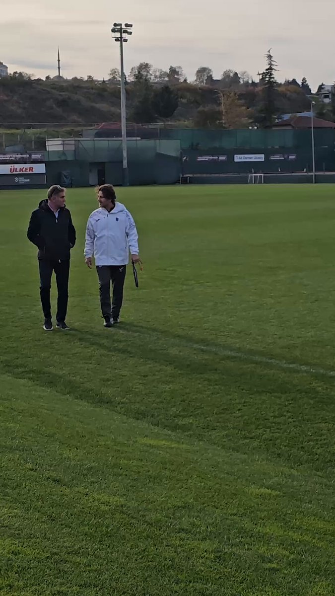 Trabzonspor Teknik Direktörü Fatih Tekke'nin antrenman öncesi basın mensuplarıyla güldüren diyaloğu 😅