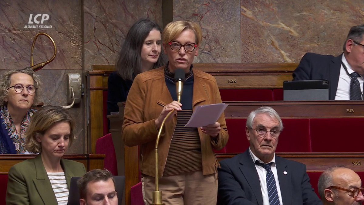 🔴🇫🇷ALERTE INFO | 💸UN JOUR UNE TAXE 🏛️ Les députés adoptent l’amendement pour que la TVA passe à 20 % pour l’eau et les boissons non alcoolisées vendues dans des emballages à usage unique (plastique, etc.). Exception : le lait