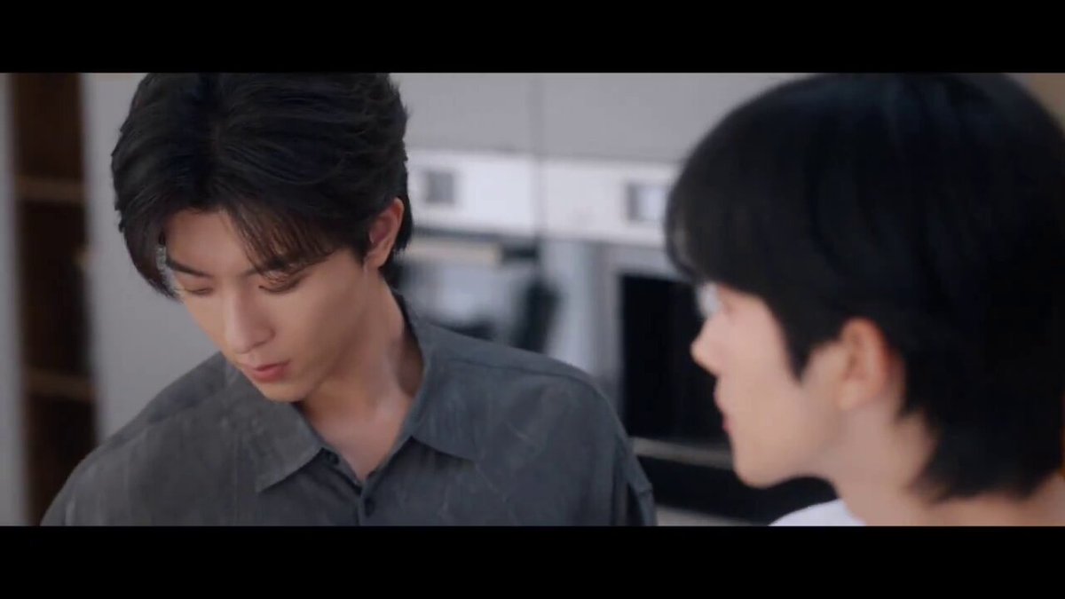 “orchid nearing its heat cycle smells so good” in omegaverse this gesture is so intimate…the way shaoyou scents huayong…it even makes huayong a little dizzy 🤭🤭 one of my favorite scenes in the series