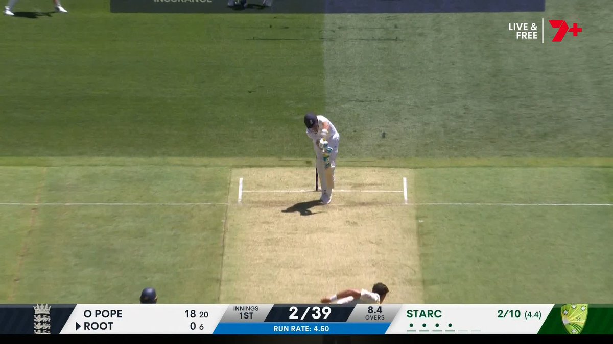 ROOT OUT FOR A 🦆 Starc has THREE! Wow! #Ashes