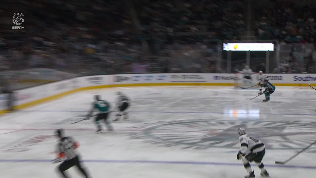 Kopi with a smooth backhand tuck 👀