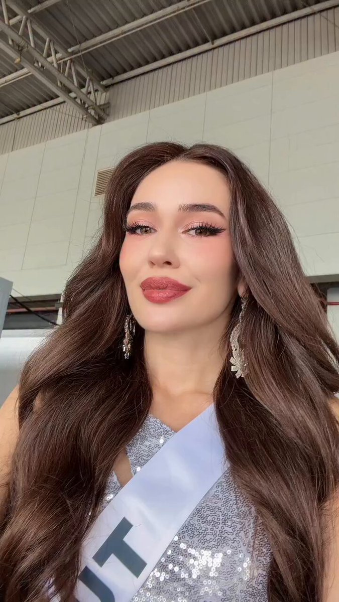 Miss Universe'de Türkiye'yi temsil eden Ceren Arslan: "Jürimiz demek ki beni o ilk 30'dan daha çirkin buldu. Bir bildikleri vardır elbet. Hakkınızı helal edin, elimden geleni yaptım."