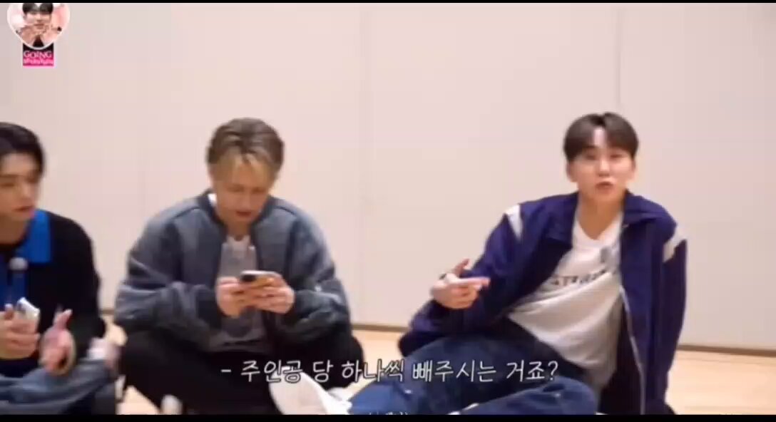 🦦 there's a saying that a true friend is someone who can sincerely clap for you when you do well 🍊 i don't remember the last time you(dino) clapped for me. 🦦 when was the last time you sincerely did well 😭😭
