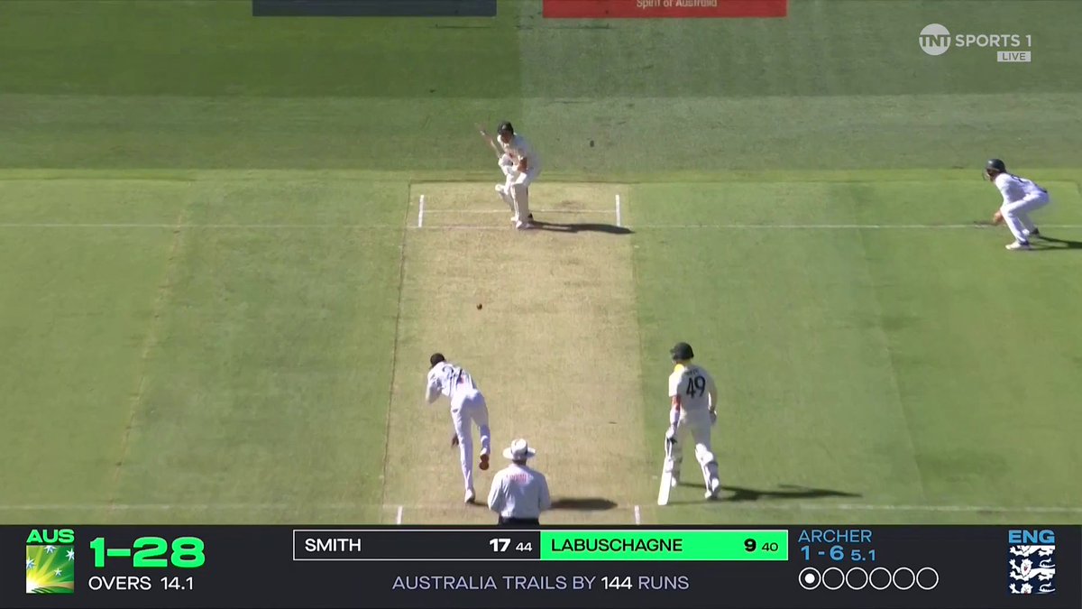 ARCHER STRIKES AGAIN ⚡️ England have their second wicket, Labuschagne gone for 9 💪 📺 Watch #TheAshes LIVE on TNT Sports and discovery+