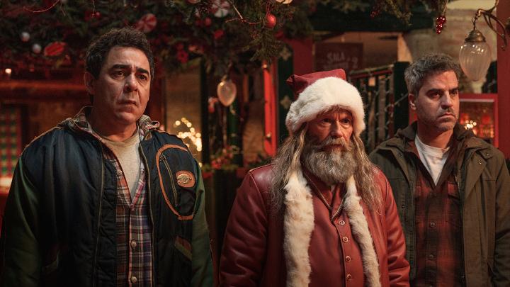 Ver con tu familia una peli de Navidad... Planazo. Excepto que en esta Papá Noel está secuestrado y ahora ALGUIEN TIENE QUE SALVAR LA NAVIDAD. #LaNavidadEnSusManos2 llega el 5 de diciembre 🎁