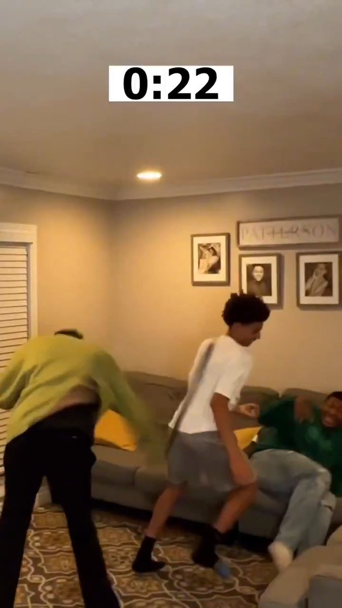 The first hit looked painful 🤣🤣