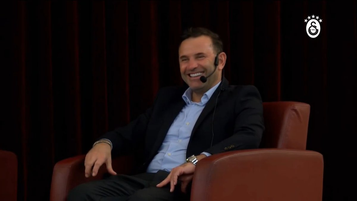 Soru: "25 yıldan beri ülkemize Avrupa kupası girmiyor..." Okan Buruk: "Mayıs ayından beri de şampiyon olmuyoruz (Gülerek)."