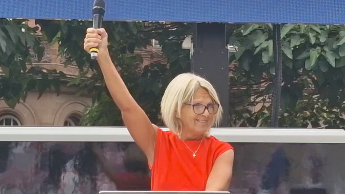 🇬🇧 SHARON WORKMAN DELIVERS A POWERFUL SPEECH AT OUR 'MARCH FOR REMIGRATION' IN MANCHESTER Britain First long-term activist Sharon Workman delivered a rousing speech at the recent 'March for Remigration' in Manchester. Sharon is a passionate and charismatic speaker.