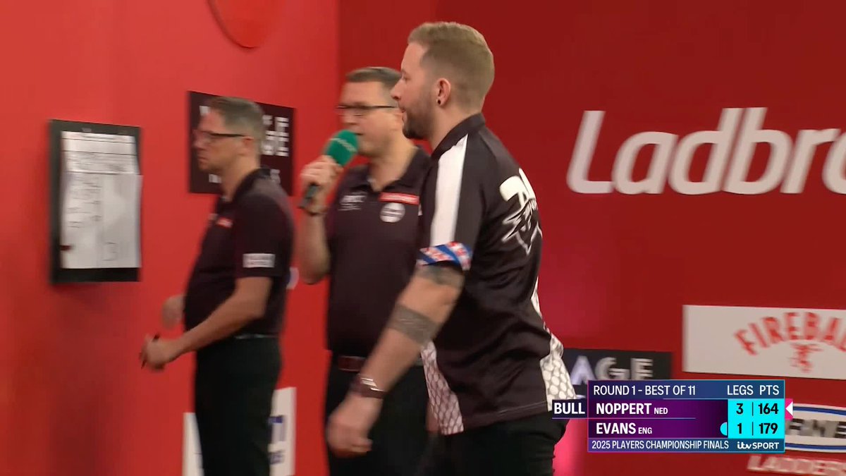 NOPPERT WITH THE 164! Danny Noppert takes out a massive 164 checkout to extend his lead to 4-1 over Ricky Evans! 📺 #PCFinals | R1
