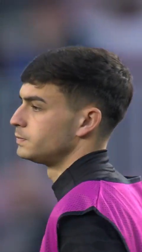 Pedri's #UEL debut ✨