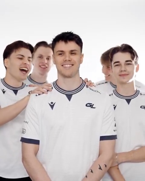 Macron x GamerLegion A new partner, a new chapter, and the perfect moment to introduce our GL x Macron Major 2025 Special Edition jersey for the upcoming Major. This is just the beginning 🤫