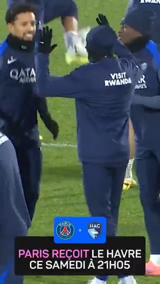 😁 Ousmane Dembélé et Nuno Mendes présents à l’entraînement du PSG... et très taquins ! #beINSPORTS