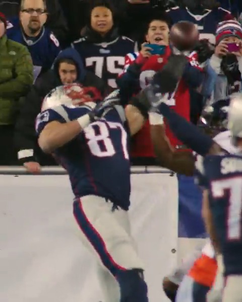 Is this the best catch of Rob Gronkowski's career!? Gronk breaking down Gonk catches 🎥