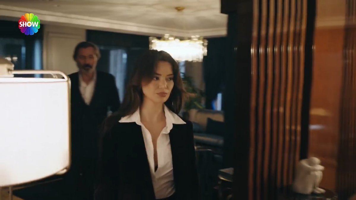 Yine önce Ömer biraz kızla manitacilik yapacak sonra Fatih evlenecek biz bu filmi daha önce izledik #kizilcikşerbeti