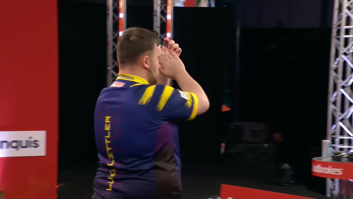 LITTLER CRUISES THROUGH! ☢️ Routine stuff from Luke Littler, who averages over 104 in his 6-1 trouncing of Jeffrey de Graaf! The world number one will face Ross Smith in Round Two. Up next: Gian Van Veen v Luke Humphries 👀 📺 #PCFinals | R1
