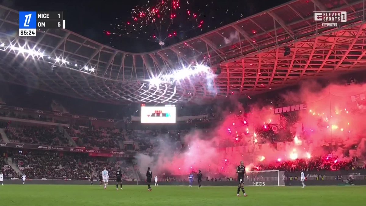 𝐒𝐘𝐋𝐖𝐄𝐒𝐓𝐄𝐑 𝐖 𝐍𝐈𝐂𝐄𝐈 zaczął się wcześniej. Mecz na chwilę wstrzymany. #modanafrancję