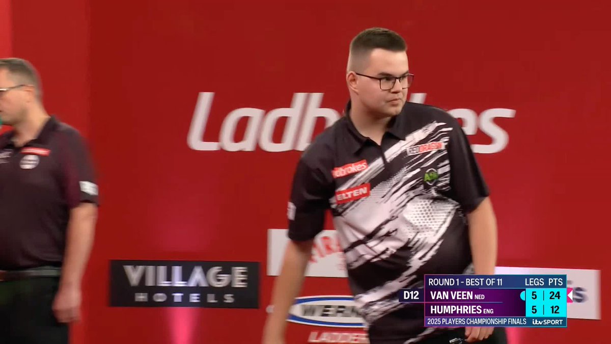 VAN VEEN WINS A CRACKER! 💥 Defending champion Luke Humphries is OUT! ❌ What a comeback win from Gian Van Veen, who trailed 3-0 but recovered to win 6-5! Next up: Karel Sedlacek v Nathan Aspinall 📺 #PCFinals | R1