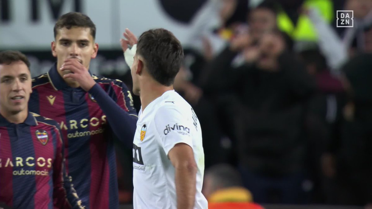 El gesto de Hugo Duro y la tangana en el final del derbi valenciano #LALIGAenDAZN ⚽️