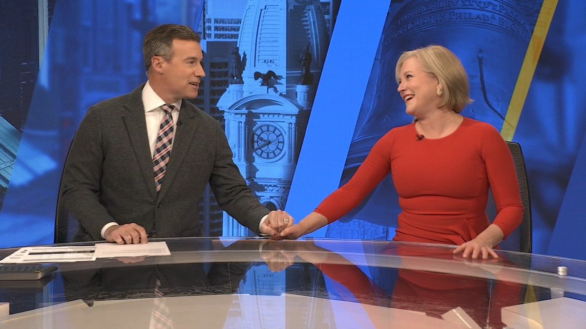 On Friday, the 6abc newsroom gathered to celebrate anchor Sarah Bloomquist for reaching a remarkable milestone: 30 years of service with ABC. ♥️