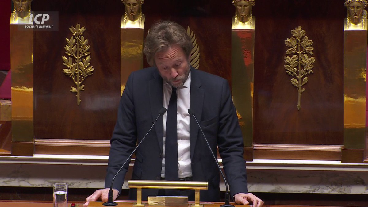 "Les socialistes ont accepté de ne pas censurer un gouvernement qui n'était pas le sien", rappelle Boris VALLAUD. "Nous avons fait le pari de ce débat démocratique parce que nous ne voulons pas abandonner la démocratie [...] aux bonimenteurs de l'extrême droite." #Budget2026